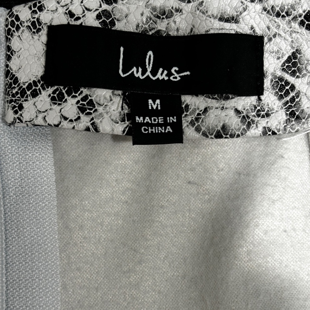 Lulus Vegan Leather Mini Skirt - Black & White Snake Print Size S/M - Picture 7 of 8